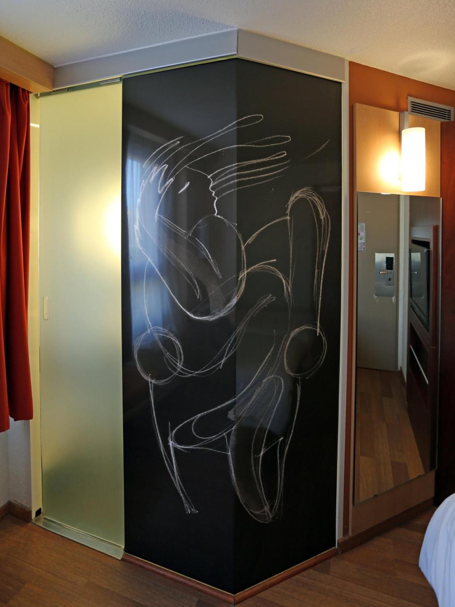 Отель Ibis Montpellier Centre Polygone Экстерьер фото