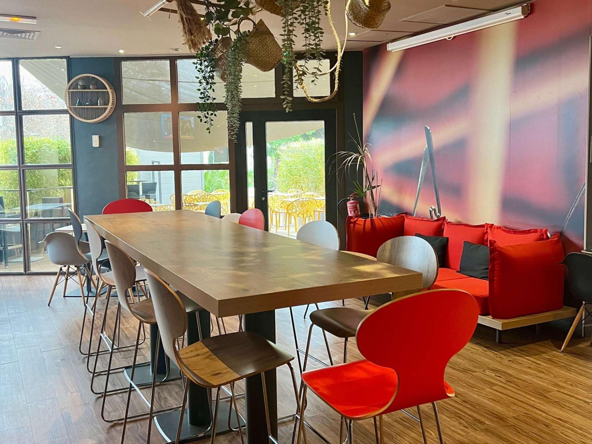Отель Ibis Montpellier Centre Polygone Экстерьер фото